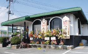 桃園ロイヤル化粧品代表（天童出身）東根に肉そば店オープン